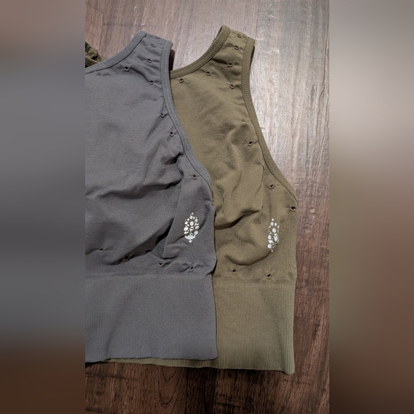 Olive and Gray Sleeveless Tops - Picture 2 of 5